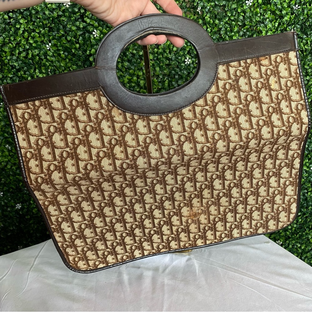 Carrie Bradshaw Iconic Dior‎ Clutch - Picture 11 of 16